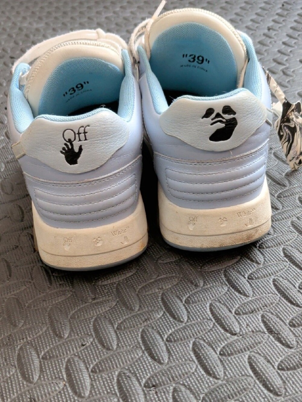Off White - Picture 2 of 2